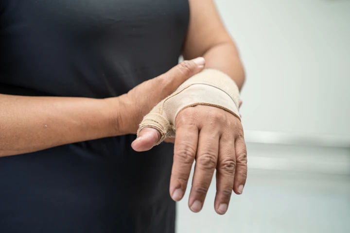 Laser Therapy Equipments: A Non-Invasive Solution for Chronic Pain Management Laser Therapy Equipments